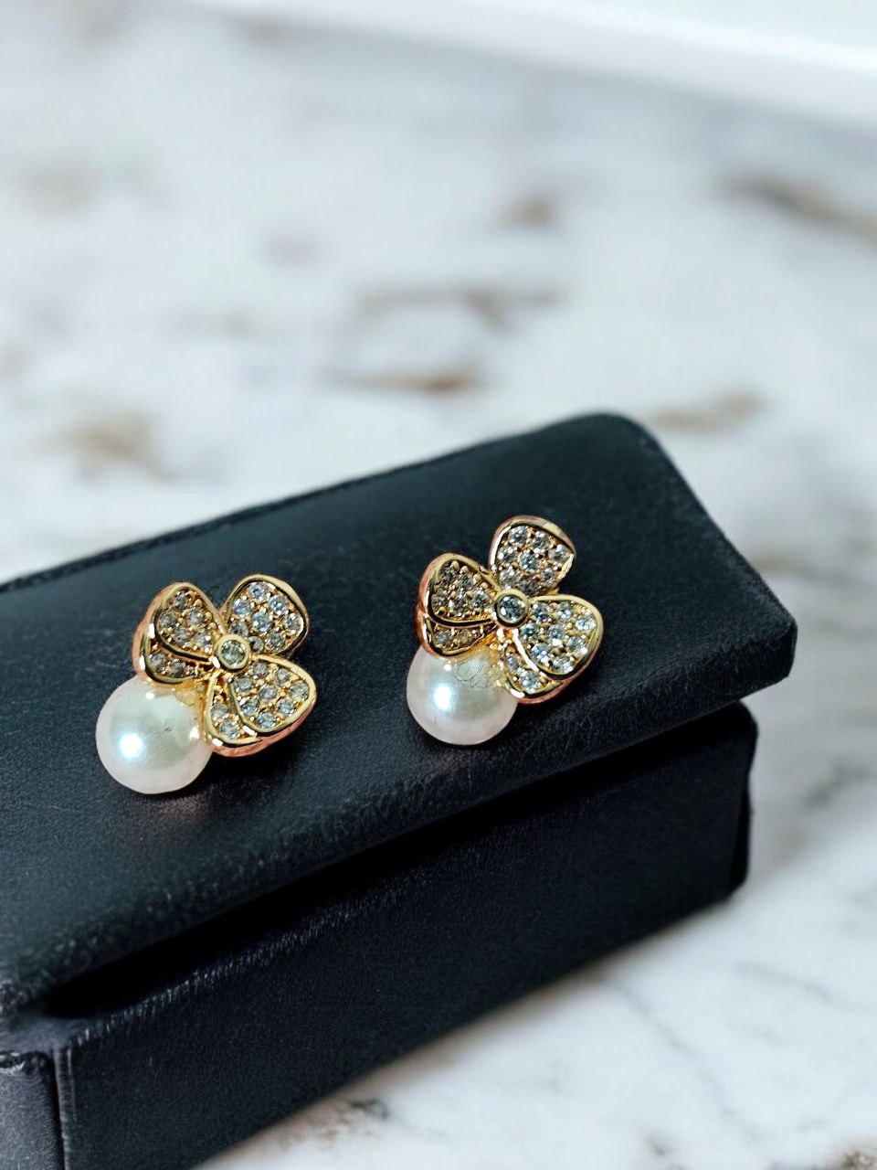 Aachal Pearl Studs Earrings
