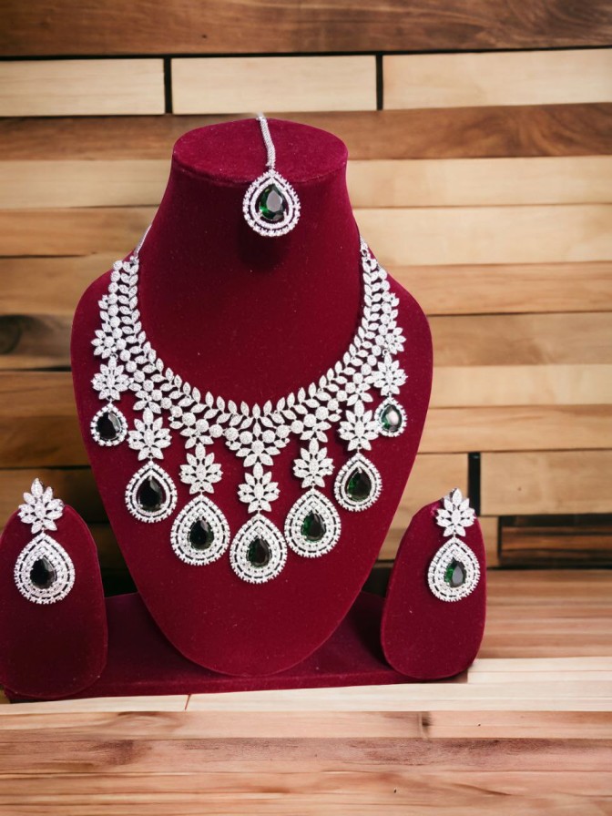 Emerald Green Bridal Set (Nano Setting)