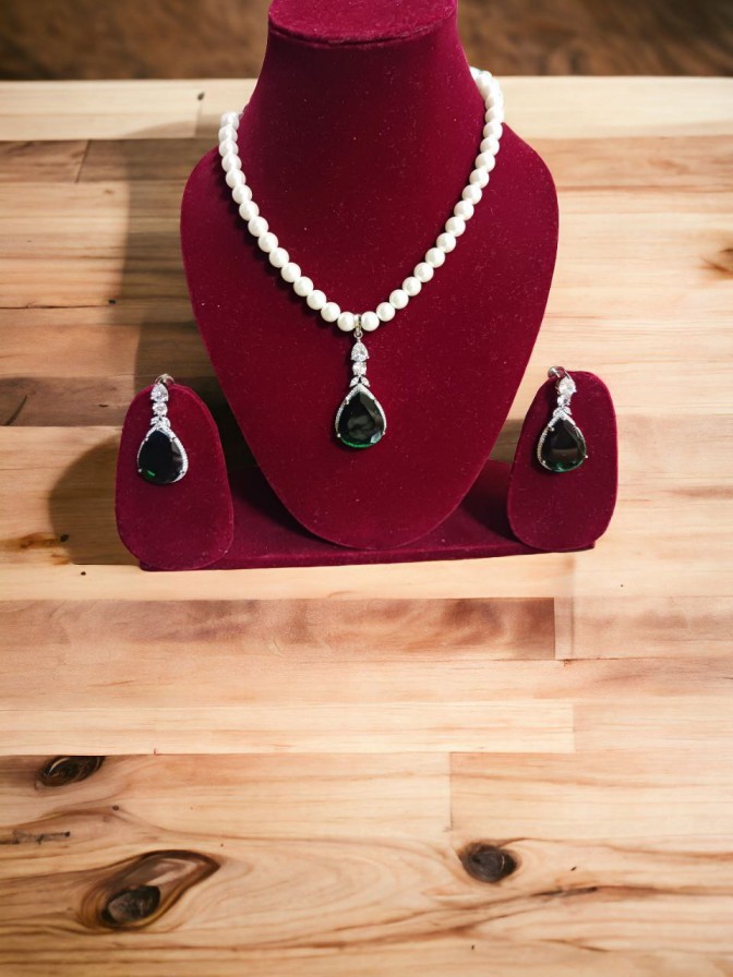 Premium Emerald Green Pearl Set