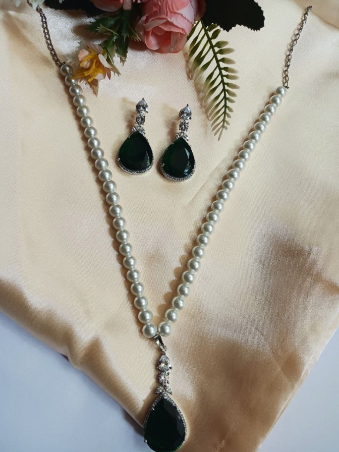 Premium Emerald Green Pearl Set
