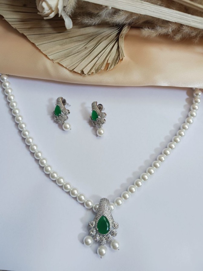 Premium Emrald Pearl Set