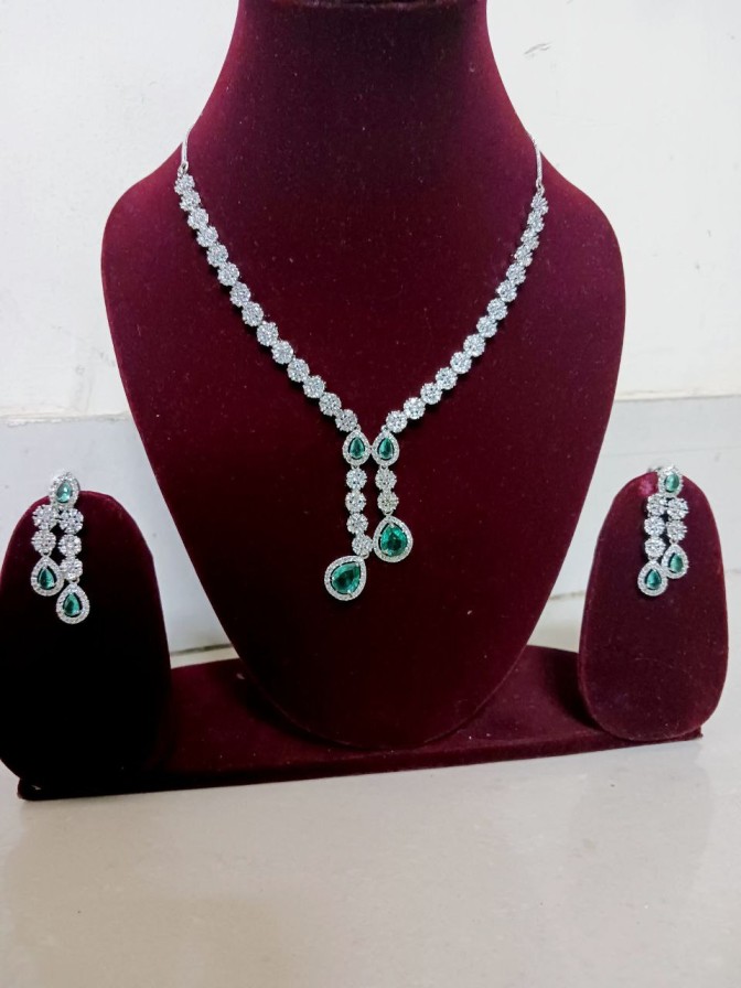 Anya AD Green Necklace