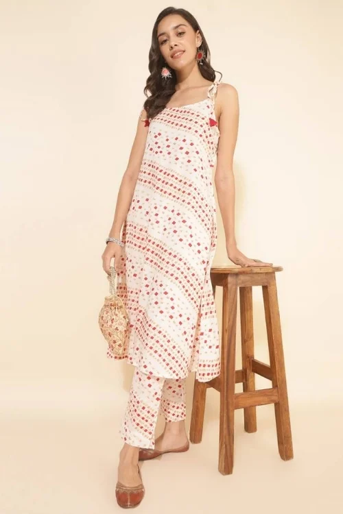 Women’s White Sleeveless Kurta Set with Graphic Print